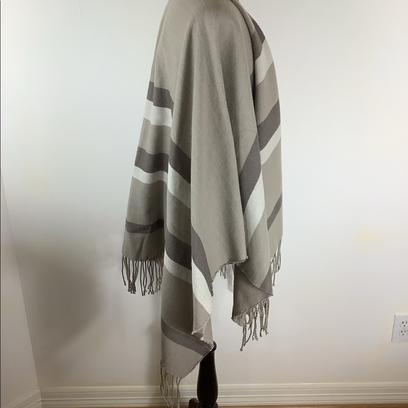 Charlie Paige Wrap - Picture 2 of 6